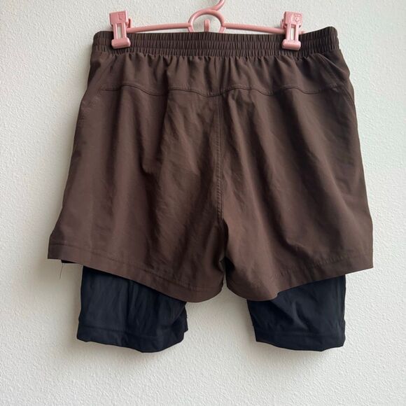 Alo Yoga Men’s Size Small 5” Revival 2 In 1 Liner Gym Shorts Espresso Black - Picture 4 of 6